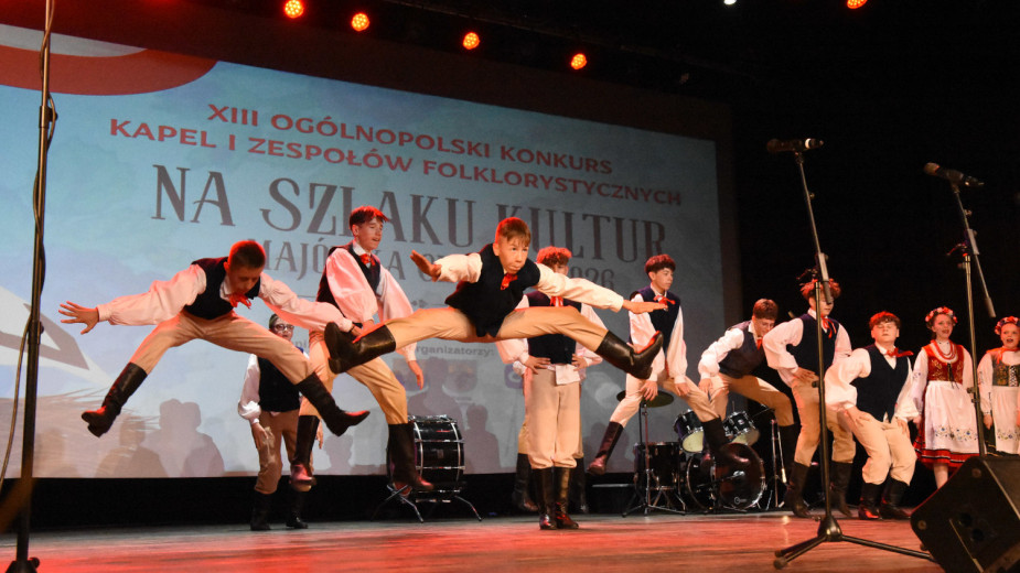 Kilkanaście zespołów wystąpiło w Konkursie Kapel i Zespołów Folklorystycznych  &quotNa Szlaku Kultur&quot w Chojnicach FOTO