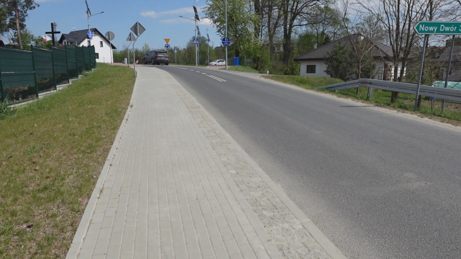 Zakończyła się przebudowa ulicy Witosa w Wituni w gminie Więcbork. Dzieci chodzą tędy do szkoły