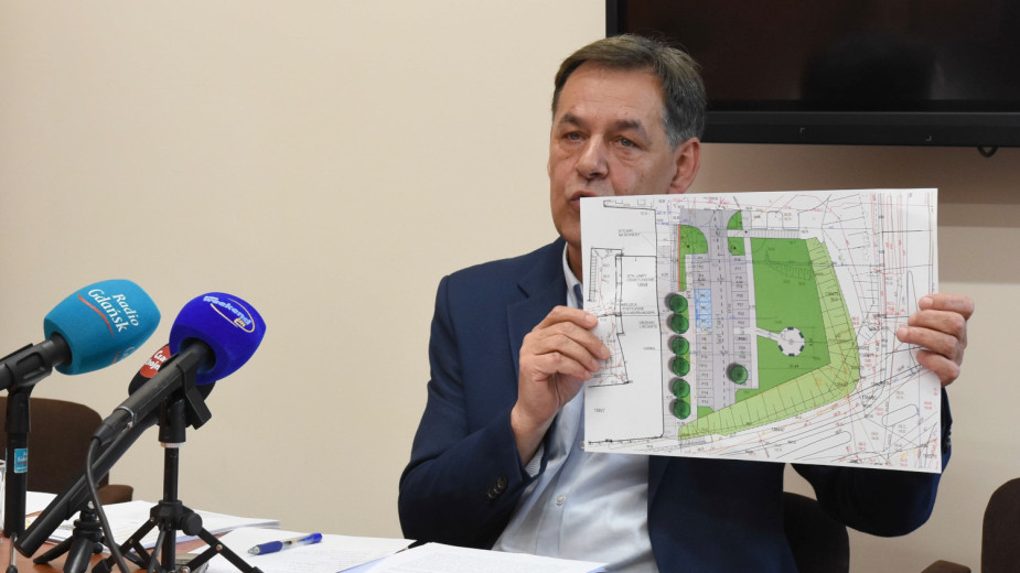 28 miejsc parkingowych oraz pomnik siostry Adelgund. Jest koncepcja zagospodarowania terenu przy ulicy Wysokiej w Chojnicach