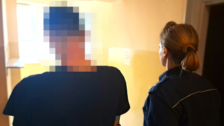 Policja w Kościerzynie zatrzymała dwóch poszukiwanych mężczyzn. Jeden miał zaległy wyrok za jazdę pod wpływem alkoholu, drugi został skazany za kradzieże