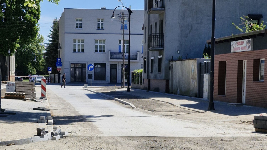 Na ulicy Rynkowej w Czersku jednak będzie asfalt. Wykonawca udostępni też Plac Kalinowskich w komunijną niedzielę