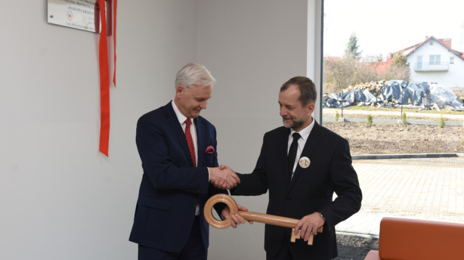 Bartosz Drelak nowym dyrektorem Zespołu Szk&oacute;ł w Łęgu. Zdzisław Jarząbek przechodzi na emeryturę