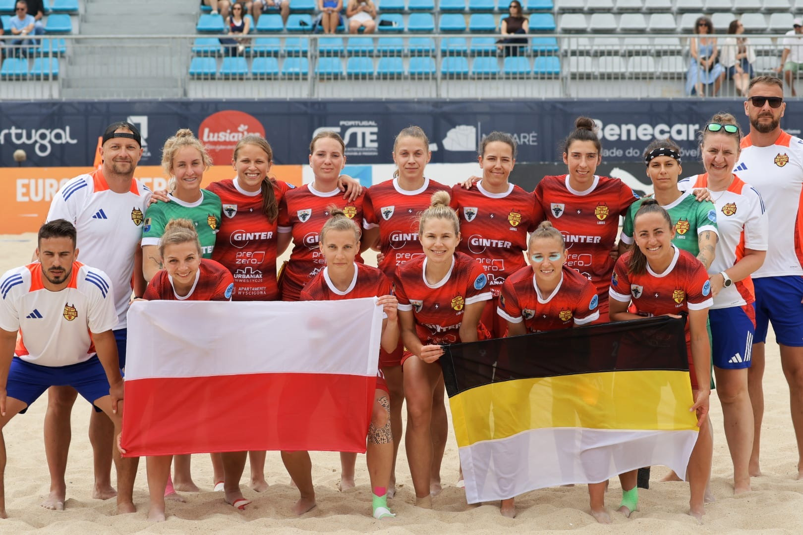 "Ten medal jest dla całej naszej społeczności". Red Devils Ladies Chojnice po raz kolejny na podium beachsoccerowej "Ligi Mistrzyń"