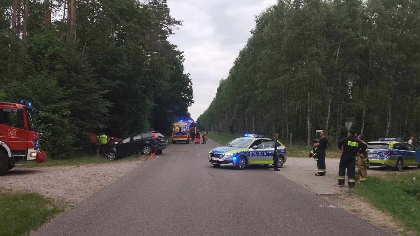 Zderzenie dw&oacute;ch aut osobowych w Rzeczenicy w powiecie człuchowskim. Poszkodowanych zostało 6 os&oacute;b (AKTUALIZACJA)