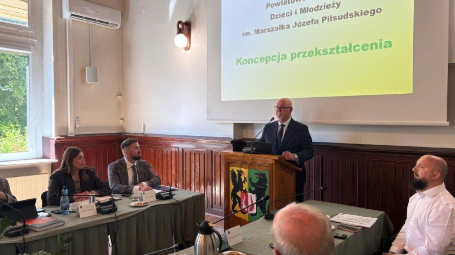 Rada Powiatu Kościerskiego podjęła uchwałę o rozwiązaniu Powiatowego Centrum Młodzieży w Garczynie i połączeniu tej placówki z Domem Wczasów Dziecięcych w Wygoninie