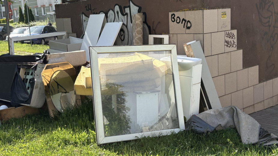 Kościerzyna chce ukrócić proceder podrzucania śmieci. Miasto kupuje fotopułapki, aby "zacząć eliminować ten proceder"