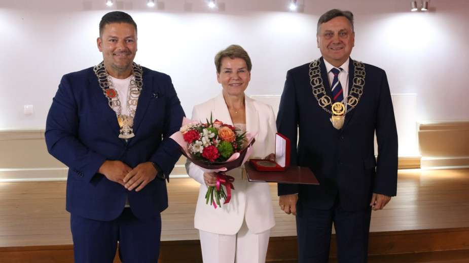 Elżbieta Józefowska odebrała tytuł "Zasłużonej dla miasta Człuchowa". Burmistrz wręczył też cztery nagrody specjalne (FOTO)