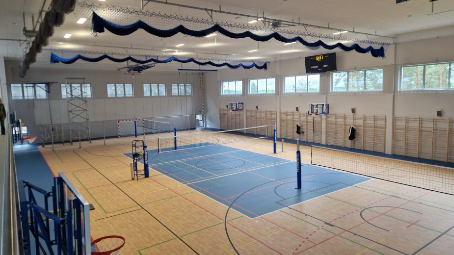 Budowa pełnowymiarowej hali sportowej w Łubianie, w gminie Kościerzyna, już na ukończeniu. Wczoraj 11.06. odbyły się odbiory końcowe inwestycji FOTO