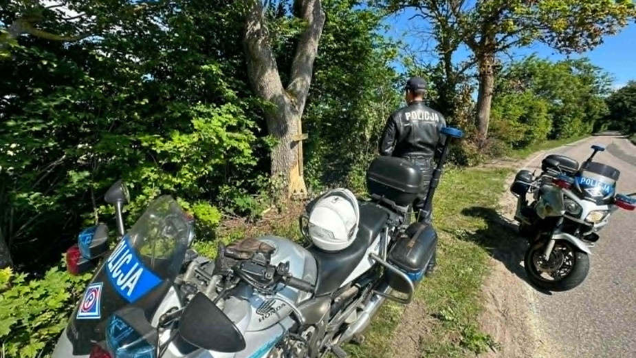 Komisja do spraw badania wypadków śmiertelnych analizowała miejsce tragicznego zdarzenia na drodze wojewódzkiej 214, w powiecie kościerskim