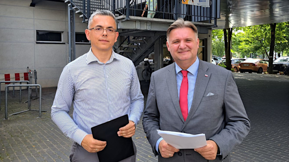 Czy dojdzie do nadzwyczajnej sesji Rady Miejskiej w Chojnicach? Opozycja interweniuje w sprawie opłat na cmentarzu komunalnym