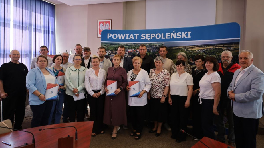 55 tysięcy złotych przyznał Zarząd Powiatu Sępoleńskiego organizacjom pozarządowym. To o 15 tys zł więcej, niż planowano