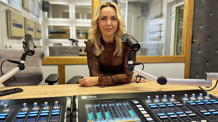 Muzyczna premiera od VEL EVEL z Chojnic. Żegnaj już w Weekend FM. Posłuchaj rozmowy i nowej piosenki artystki z naszego regionu