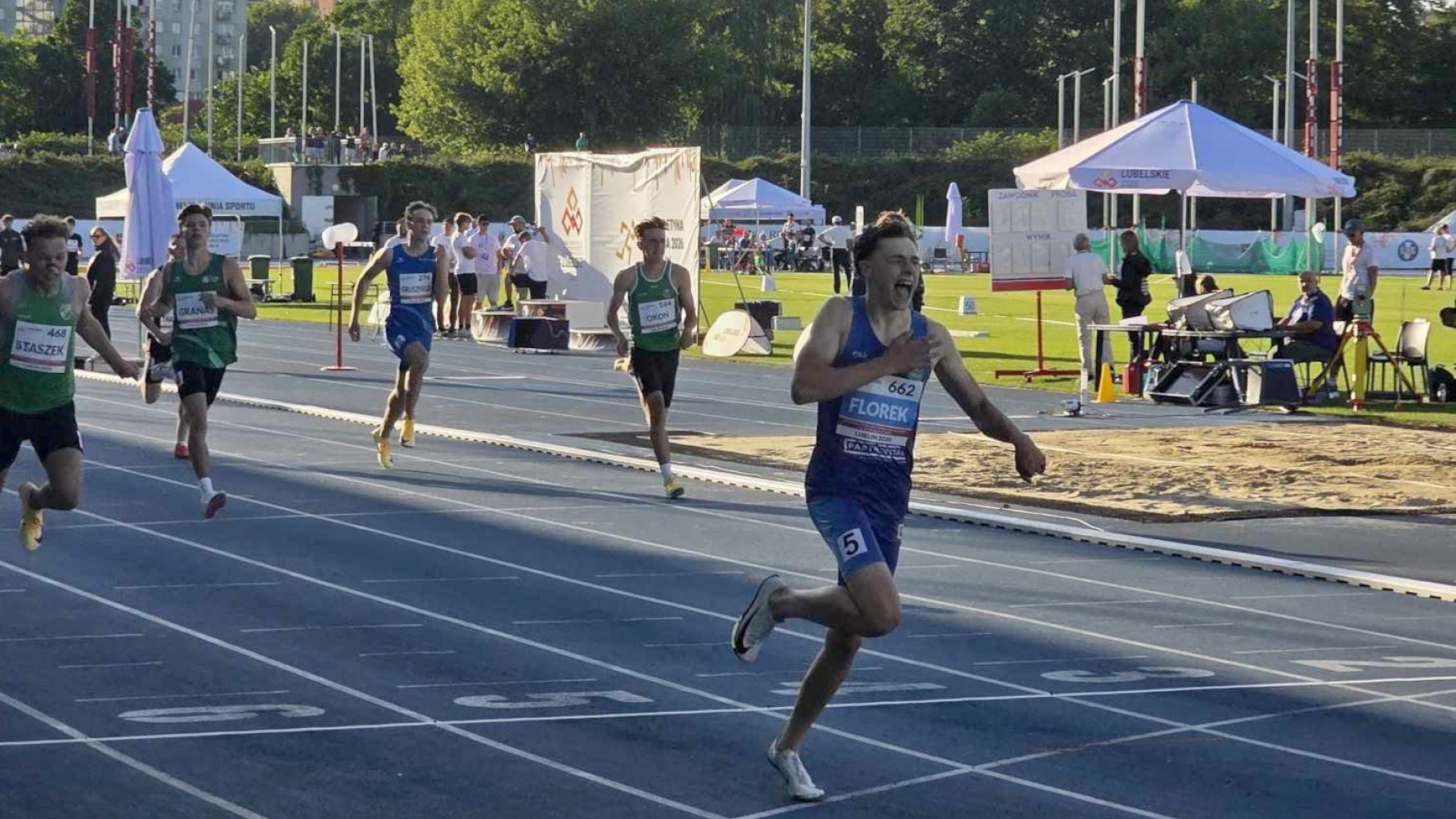 "To największy sukces lekkoatletyczny sportowca z gminy Przechlewo". Igor Florek Mistrzem Polski Junior&oacute;w w biegu na 400 metr&oacute;w