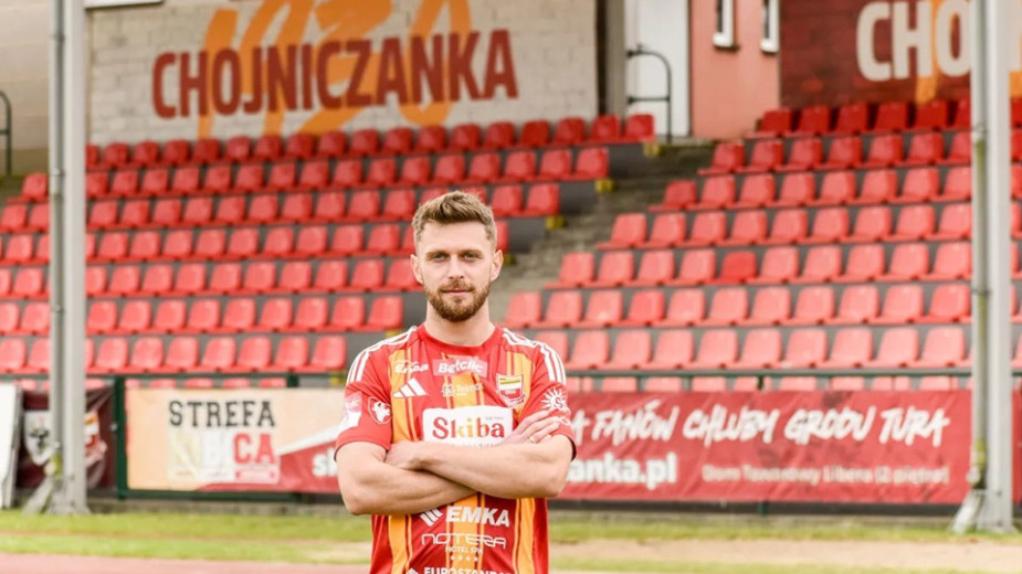 Chojniczanka dopięła 10. transfer tego lata. Kontrakt podpisał Hubert Adamczyk