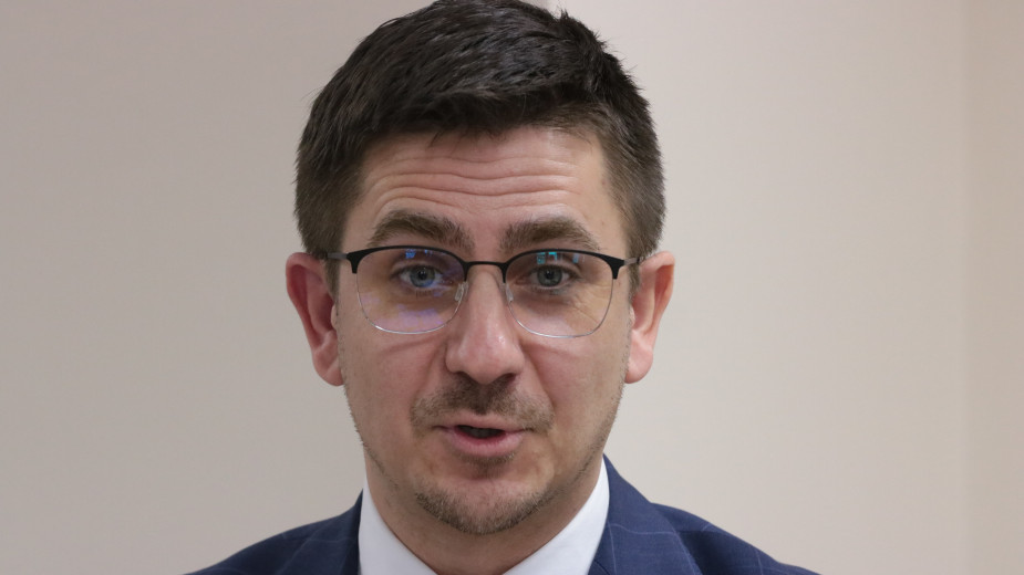 Urząd Miejski w Debrznie procesuje się z byłym burmistrzem o jego służbowego laptopa. Wojciech Kallas wyśmiewa pozew