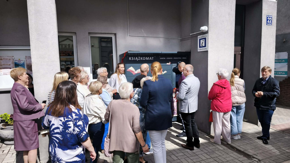 W Bibliotece Publicznej w Więcborku od kilku dni można korzystać z tzw. książkomatu