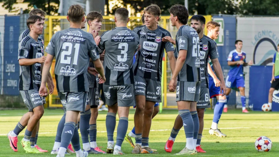 Próba generalna przed ligą w trzech tercjach. Chojniczanka przegrała sparing z Miedzią Legnica. "Uważam, że to był taki mecz na remis"