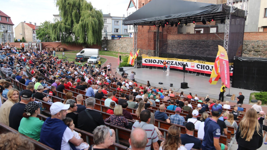 Chojniczanka zaprezentuje się dziś (23.07) w Fosie Miejskiej - nie tylko pierwszy zespół, ale też dzieci i młodzież z Akademii