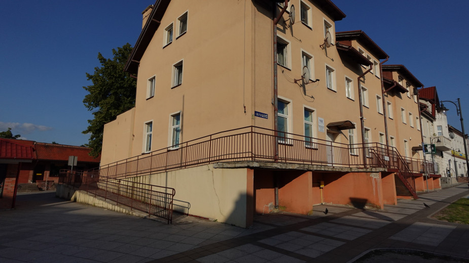 Wszystko wskazuje na to, że uda się rozstrzygnąć przetarg na remont schodów i podjazdu do rehabilitacji na Placu Wolności w Sępólnie Krajeńskim