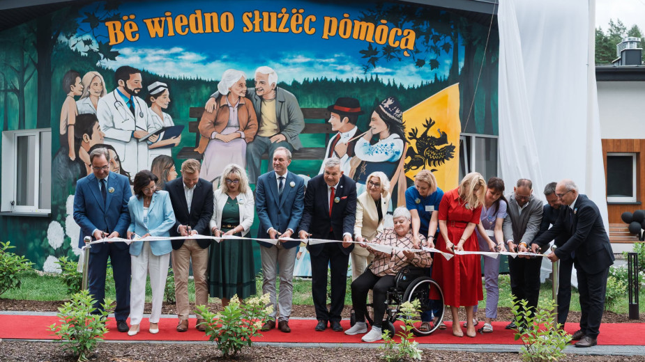 Kaszubskie Centrum Senioralne w Dzierżążnie uroczyście otwarte. "Powiększamy tam bazę łóżek, sprzęt rehabilitacyjny" (FOTO)