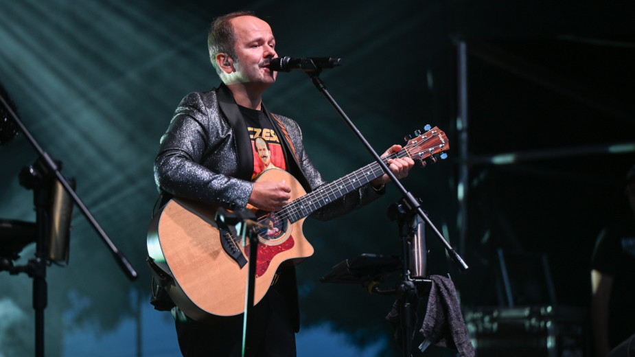 Imprezowy weekend w Brusach. Sławomir i Kajra wystąpili na Muzykobraniu na stadionie miejskim (FOTO)