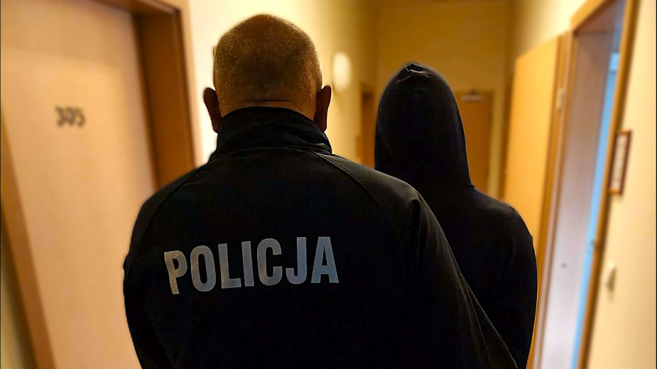 Prowadził auto mimo cofniętych uprawnień. 27-letniego kierowcę Peugeota zatrzymała policja w Liniewie