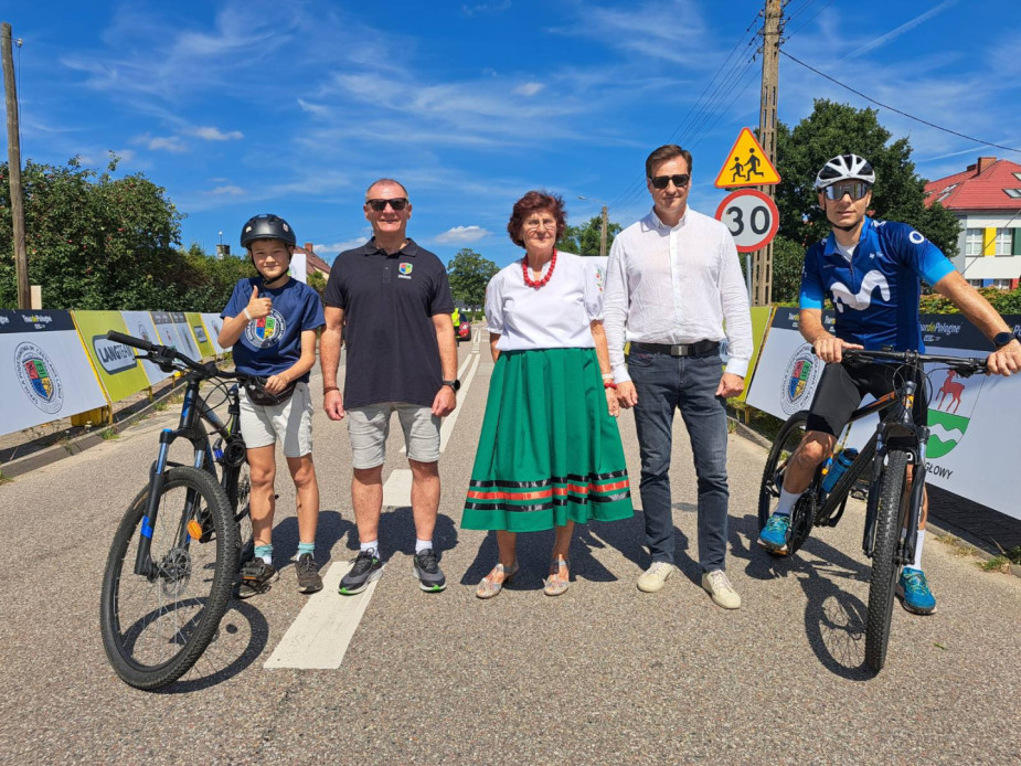 Nadajemy na żywo z Tour de Pologne. Kolarze jadą przez powiat bytowski. Sprawdzamy jak na wyścig oczekują w Bytowie i Kołczygłowach. "Cały kolarski świat na nas patrzy" (RELACJE, FOTO)