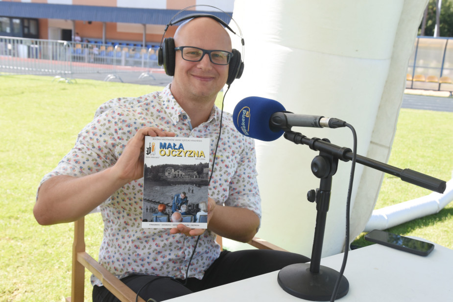Koncerty gwiazd i orkiestry wojskowej. Mobilne studio Weekend FM na Dniach Sęp&oacute;lna Krajeńskiego (FOTO, ROZMOWA)