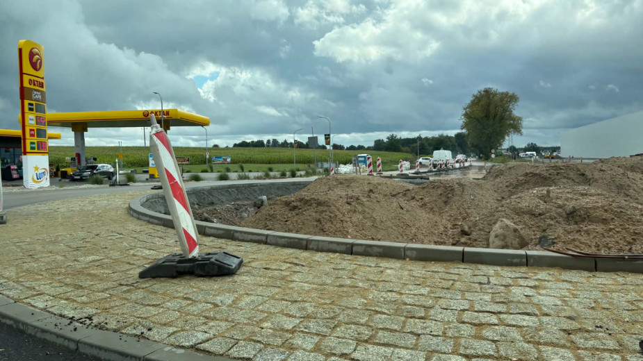 Przedłuży się przebudowa drogi wojewódzkiej 221 na odcinku Kościerzyna - Nowa Karczma. Prace nie zakończą się jesienią tego roku