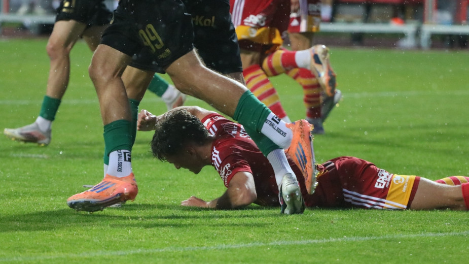 Chojniczanka nie strzela i nie punktuje na początku sezonu. Przegrała na wyjeździe z Sandecją Nowy Sącz 0:3. "Czuję się jakbyśmy przeleżeli cały tydzień"