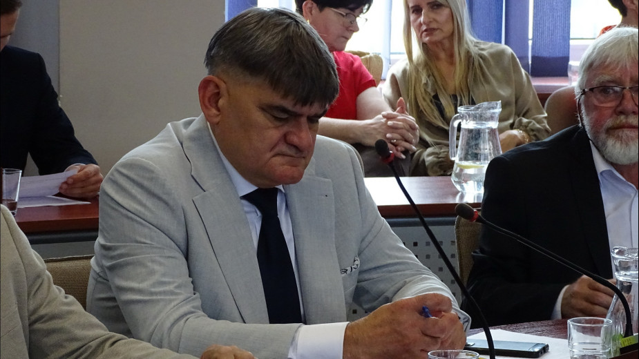 Władze powiatu sępoleńskiego rozpisały już trzeci przetarg na budowę magazynu obrony cywilnej z funkcją schronu. Oferty są zbyt wysokie