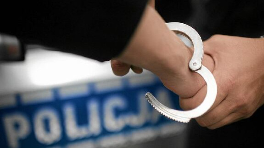 Naruszył nietykalność cielesną policjantów i posiadał przy sobie narkotyki. Teraz 33-latkowi z Kościerzyny grozi do 3 lat więzienia