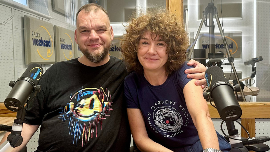 "Żeglarstwo uczy współpracy, otwartości i wzajemnej pomocy". 29. Festiwal Piosenki Żeglarskiej w Charzykowach startuje już dziś. Szanty, gwiazdy i wyjątkowa atmosfera (ROZMOWA)