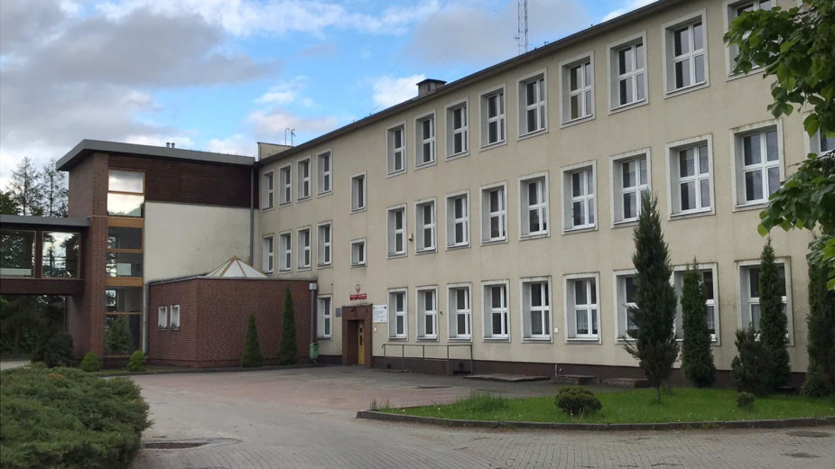 Gmina Czersk unieważniła przetarg na termomodernizację budynku Zespołu Szkół w Łęgu. Oferty były zbyt wysokie