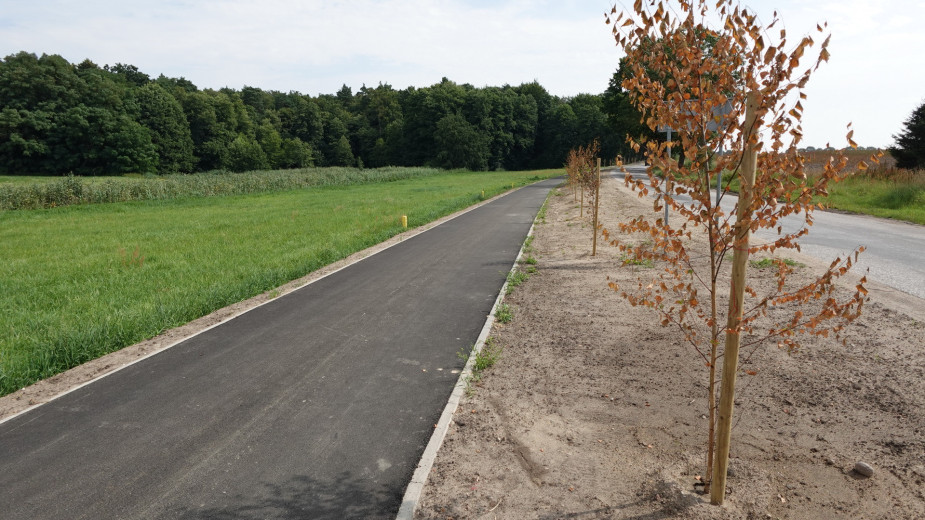 Zakończyła się budowa ścieżki rowerowej z Jerzmionek do Zamartego, w gminie Kamień Krajeński. Nieco przed terminem