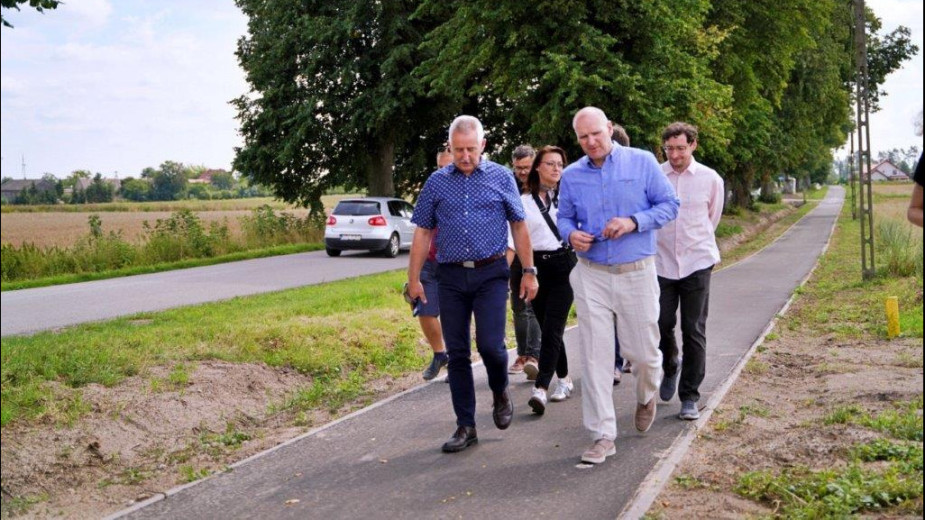 Jest już gotowa ścieżka rowerowa z Jesionowa do Białowieży w gminie Tuchola. " Jest to solidnie wybudowana dwumetrowa ścieżka o nawierzchni bitumicznej" (FOTO)
