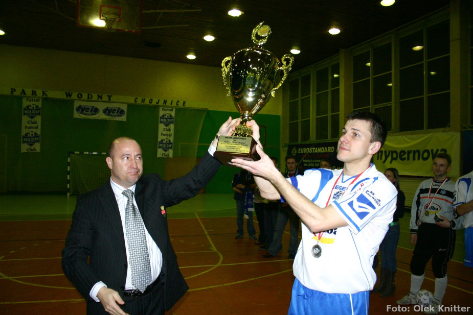 Holiday Chojnice przestał istnieć 20 lat temu. Przypominamy historię futsalowej drużyny, kt&oacute;ra zniknęła, gdy była na szczycie. "Niesamowita ekipa"