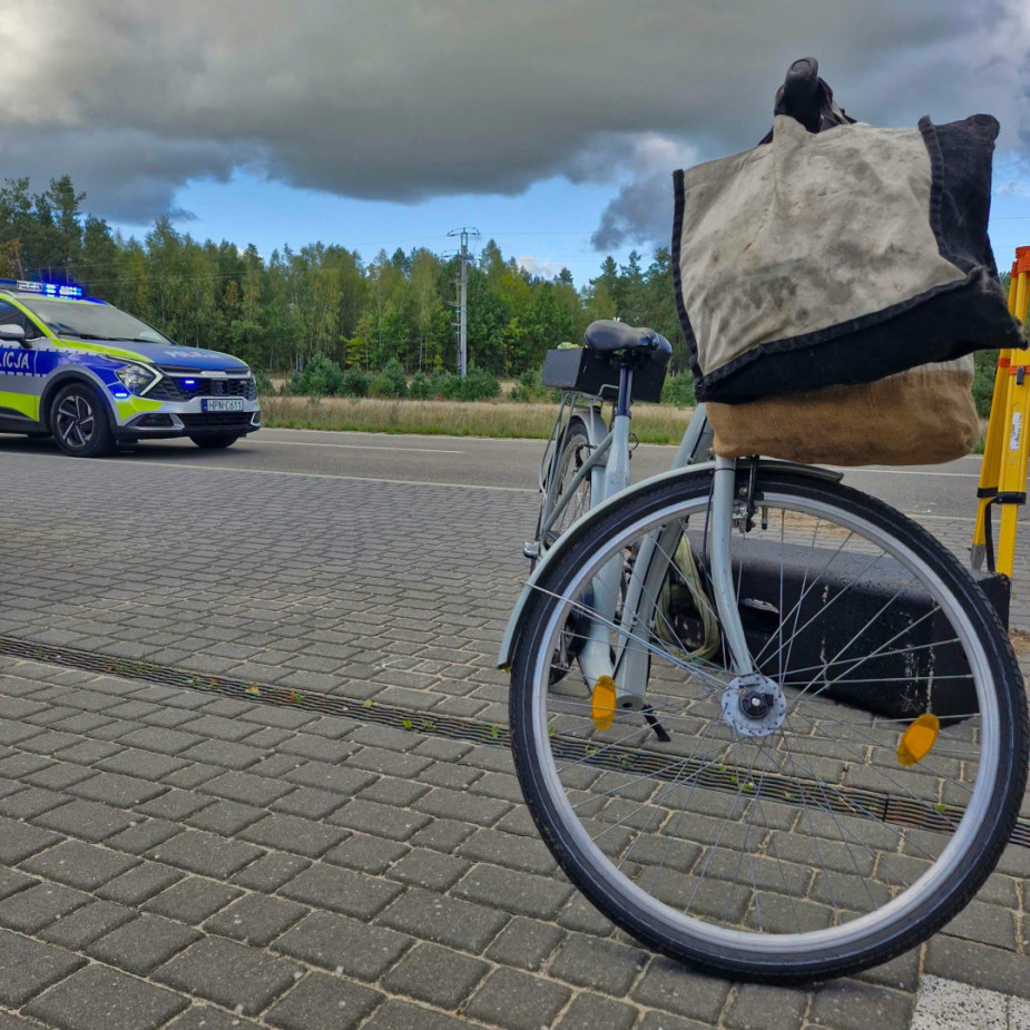 Potrącenie rowerzystki na ulicy Śliwickiej w Złotowie koło Czerska. Kobieta z obrażeniami trafiła do szpitala