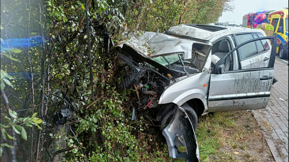 Dwa poranne wypadki na drodze wojewódzkiej 240 w powiecie tucholskim. 
W obydwu auta osobowe zderzyły się z ciężarówkami
