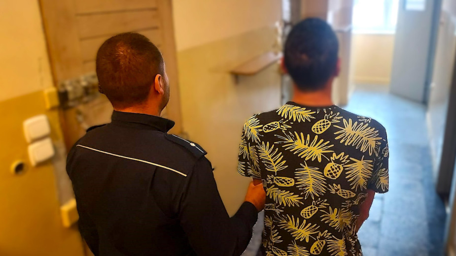 Kościerscy policjanci zatrzymali 37-latka z narkotykami. Zdradziło go nerwowe zachowanie