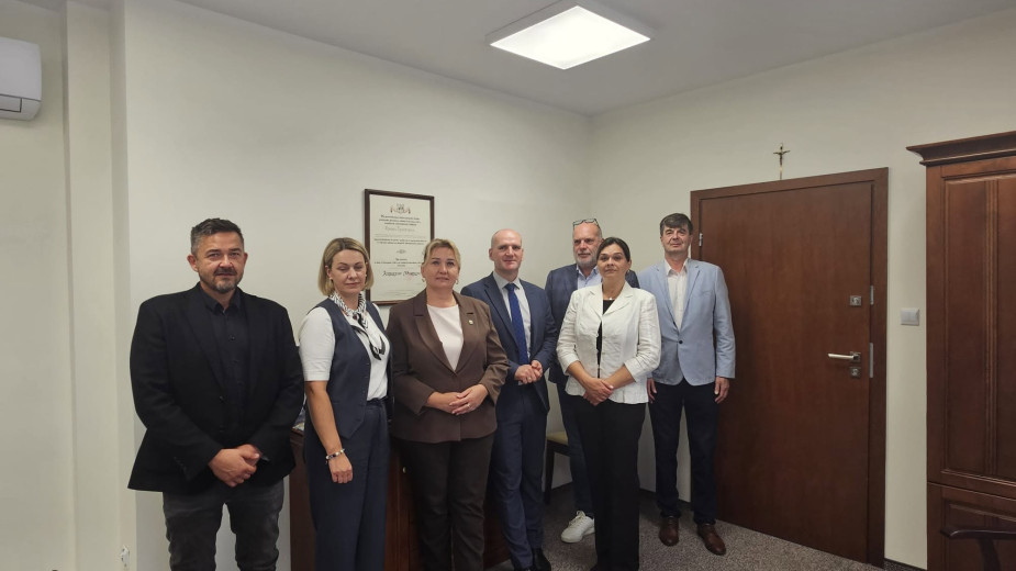 Władze powiatu tucholskiego podpisały umowę na remont odcinka drogi z Cekcyna do Bysławia