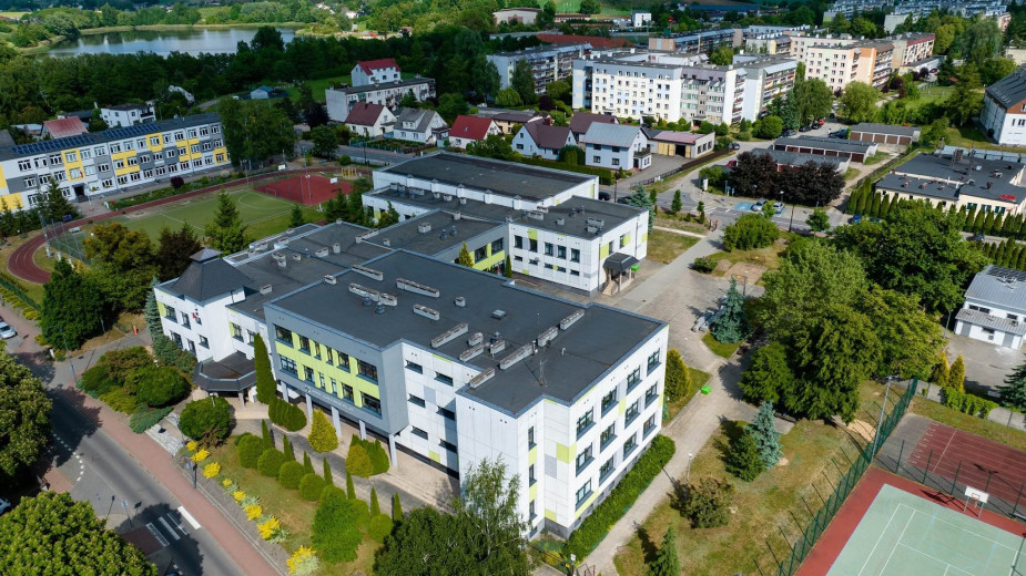 Lada chwila rozpoczną się prace związane z modernizacją dachu Liceum Ogólnokształcącego w Tucholi. Zmieni się na "zielony"