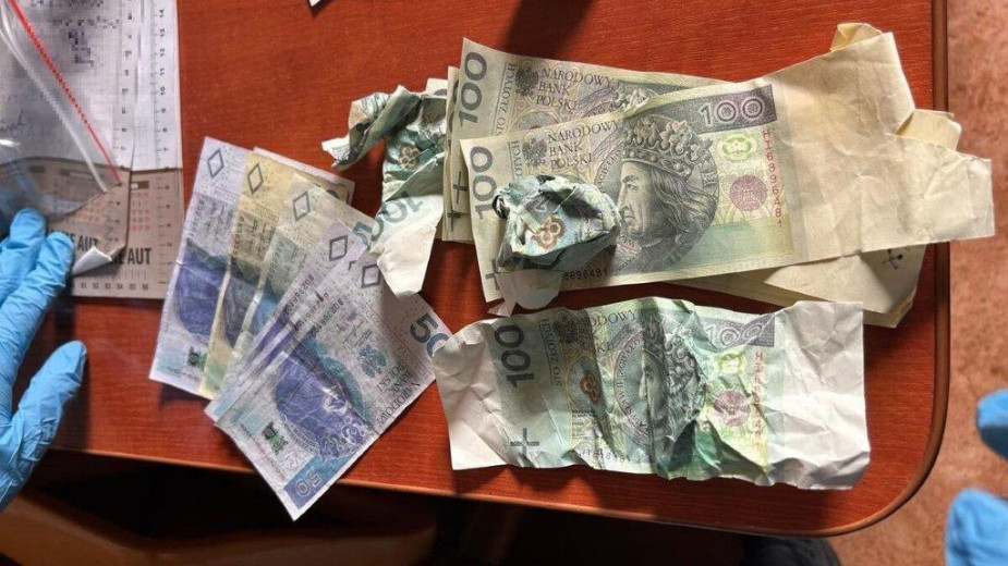 Wpadł w Charzykowach, kiedy próbował zapłacić podrobionym banknotem. Policja zlikwidowała drukarnię fałszywych pieniędzy (FOTO)