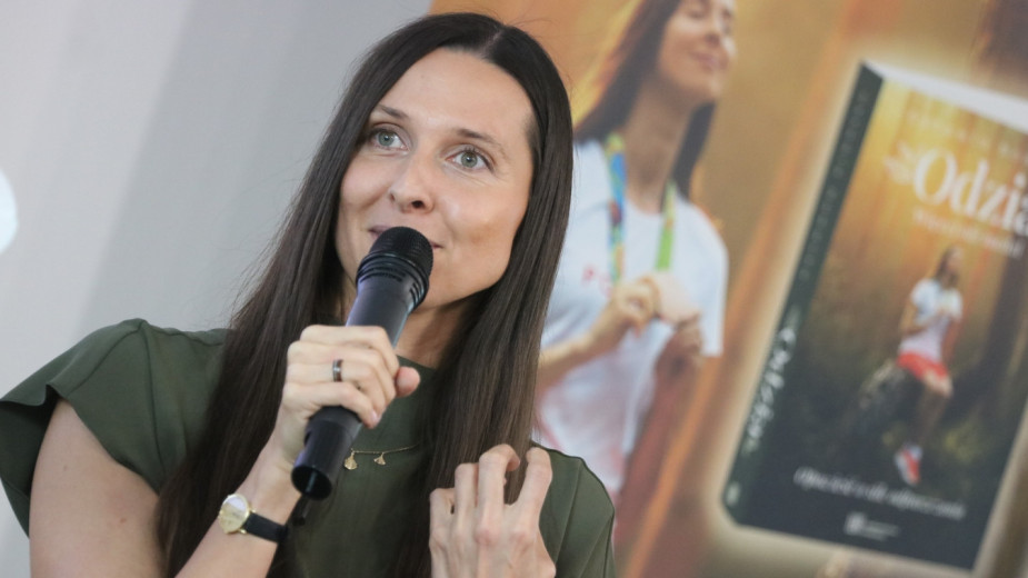 Już nie pięcioboistka, a autorka. Oktawia Nowacka w rodzinnym Starogardzie Gdańskim promowała książkę, którą napisała na zakończenie kariery. "Najwspanialsze wspomnienia" (FOTO)
