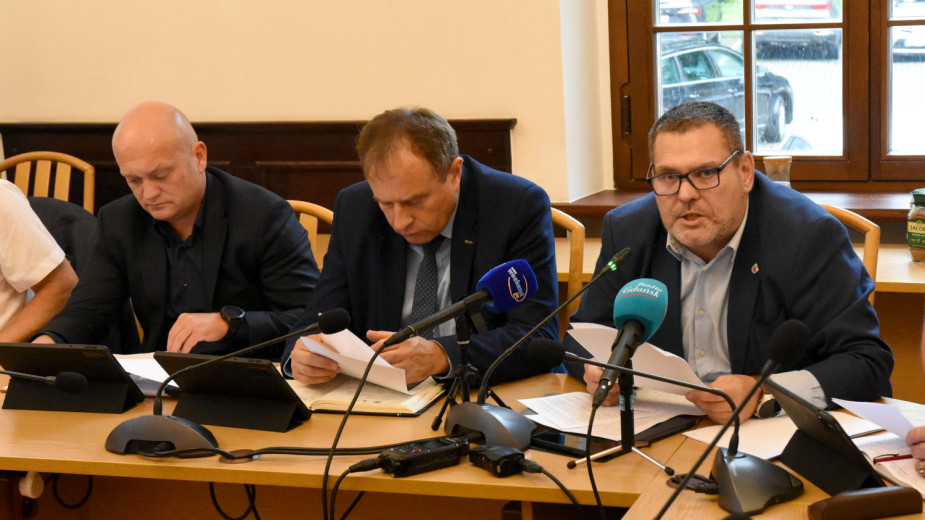 Radni przekazali 100 tys. zł dla szpitala w Miastku. To kwota na zabezpieczenie funkcjonowania Zakładu Opiekuńczo-Leczniczego