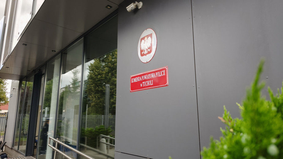 Dwie osoby zostały potrącone na przejściu dla pieszych w Tucholi. Jedna z nich trafiła do szpitala