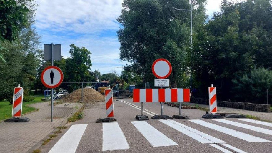 Wznowiono prace przy przebudowie mostu nad rzeką Bibrową w Kościerzynie. Roboty mają zakończyć się na początku października