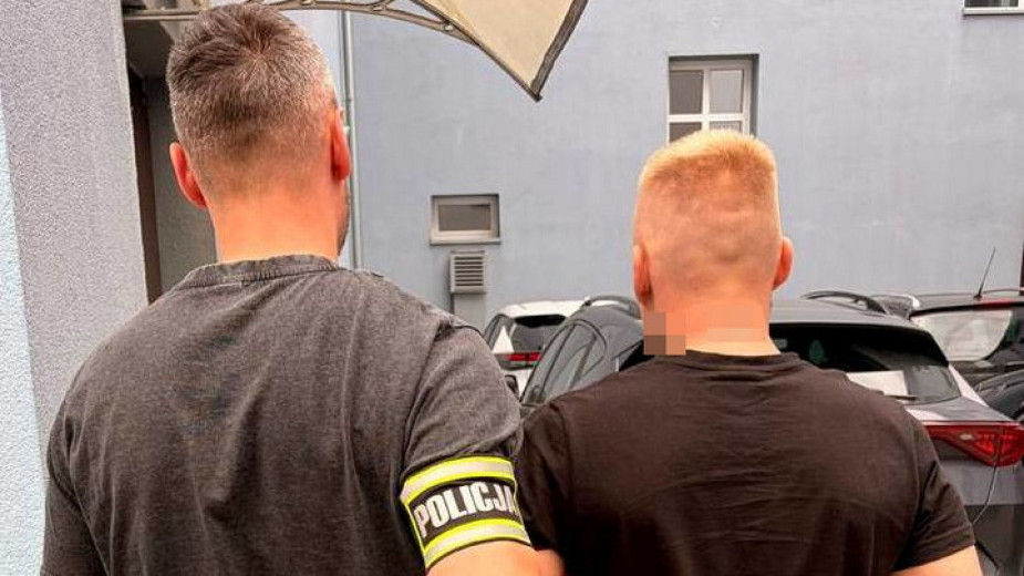 Dwie osoby posiadające nielegalne e-papierosy i narkotyki zatrzymali policjanci w Sępólnie i Więcborku (FOTO)