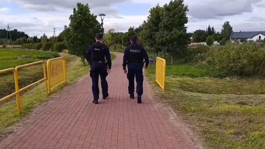 Policjanci z Czerska kontrolowali miejsca spotykania się młodzieży. Natknęli się na nastolatków z alkoholem