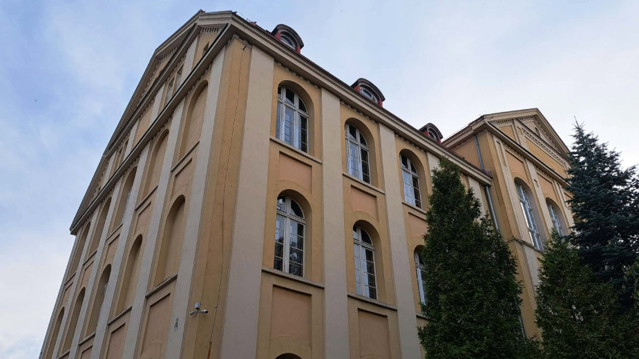 Pierwsza partia okien jednak będzie wymieniana. Jest decyzja w sprawie remontu w Szkole Podstawowej nr 1 w Chojnicach